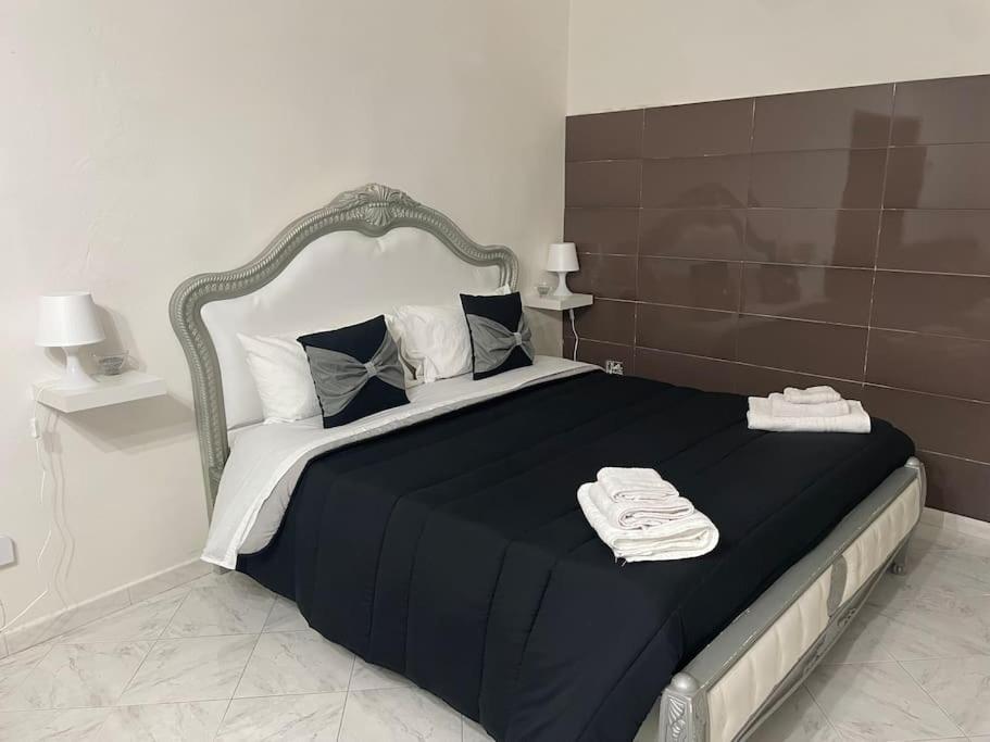 Emyesabi Apartment Наполи Екстериор снимка