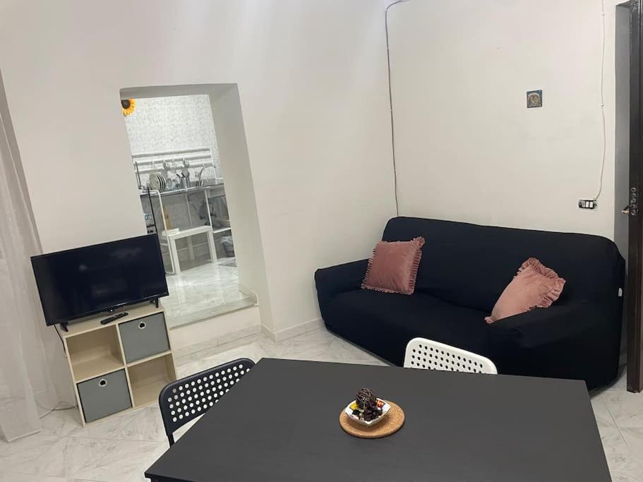 Emyesabi Apartment Наполи Екстериор снимка