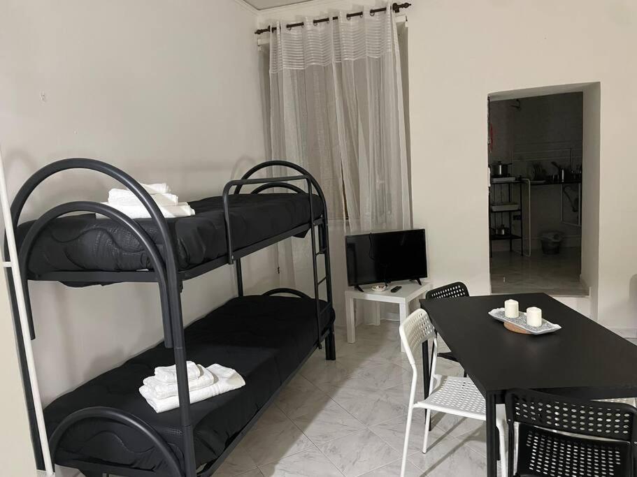 Emyesabi Apartment Наполи Екстериор снимка