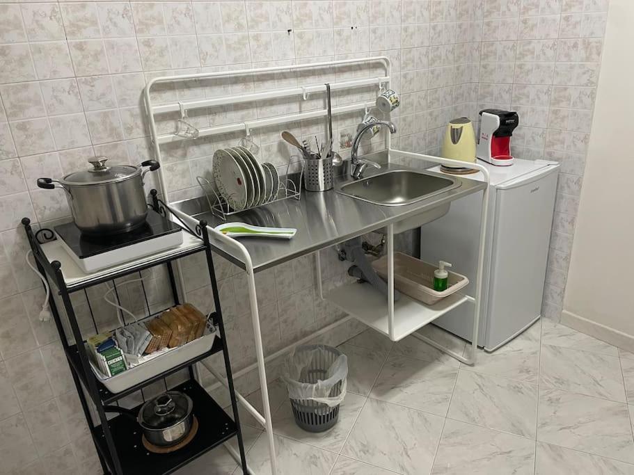 Emyesabi Apartment Наполи Екстериор снимка