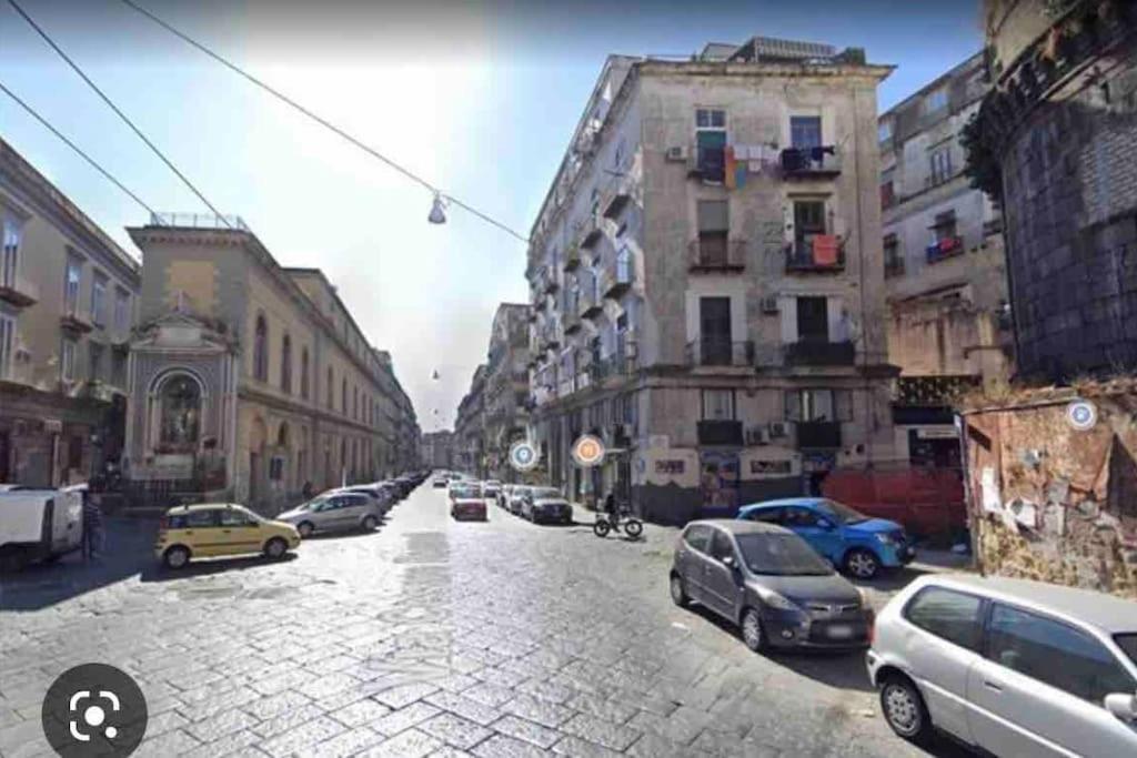 Emyesabi Apartment Наполи Екстериор снимка